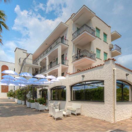 Residence Riviera Mare Pietra Ligure Buitenkant foto
