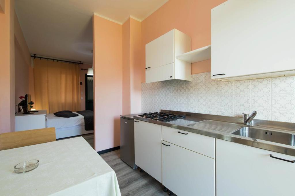 Residence Riviera Mare Pietra Ligure Buitenkant foto